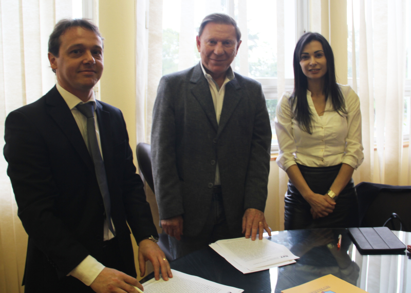 EXECUTIVO RECEBE PROMOTORES DE JUSTIÇA